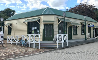 weatherboard painting